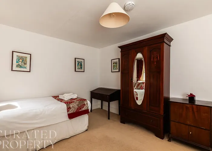 The Admirals House - Central Bath & Free Parking